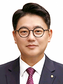 유지웅